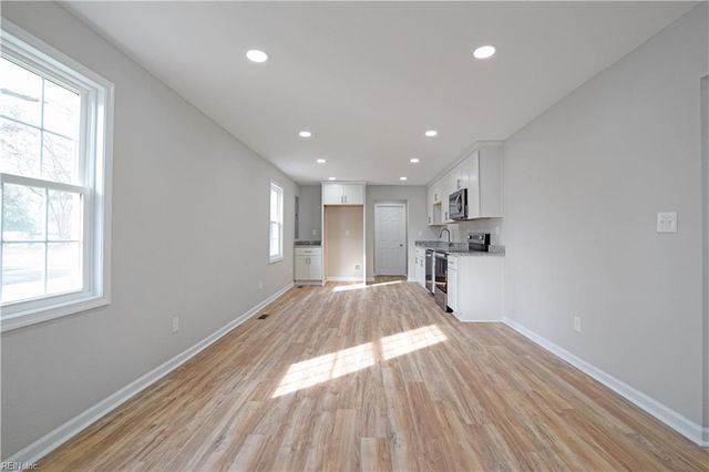 1138 Seaboard AVE, Chesapeake, VA 23323