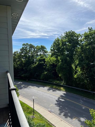 30 Beekman Street 213, Beacon, NY 12508