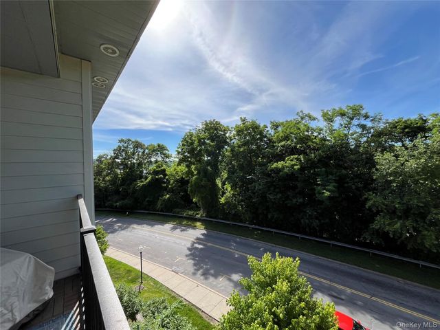 30 Beekman Street 213, Beacon, NY 12508