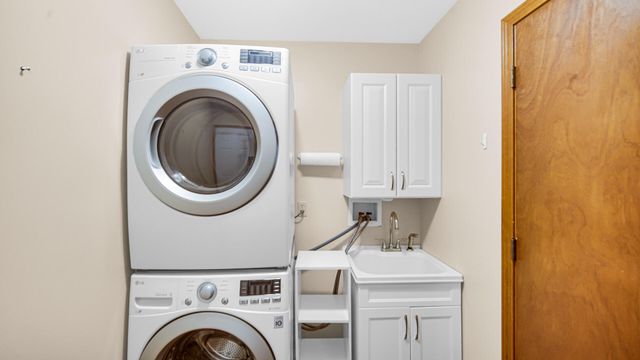 101 Whispering Boulevard, La Porte, IN 46350