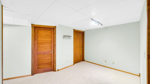 101 Whispering Boulevard, La Porte, IN 46350