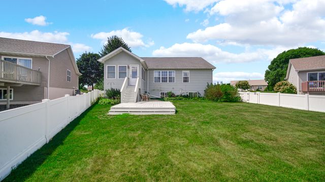 101 Whispering Boulevard, La Porte, IN 46350