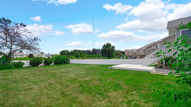 101 Whispering Boulevard, La Porte, IN 46350