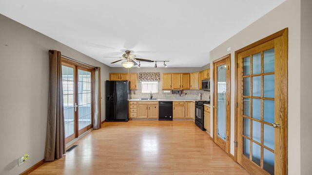 101 Whispering Boulevard, La Porte, IN 46350
