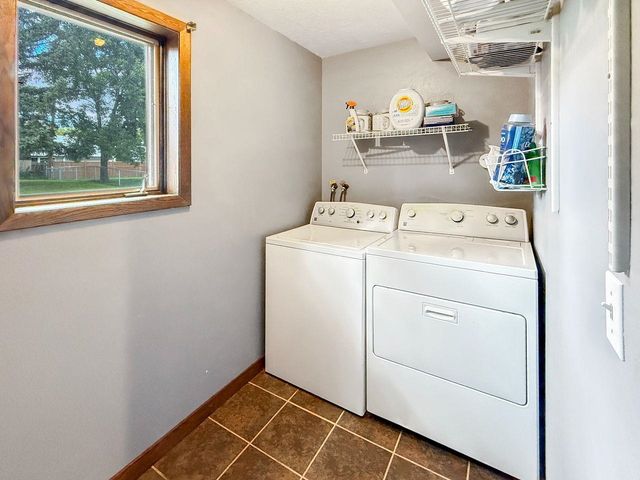 1510 7TH ST SW, Minot, ND 58701