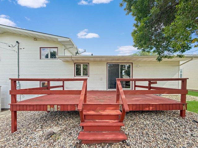 1510 7TH ST SW, Minot, ND 58701