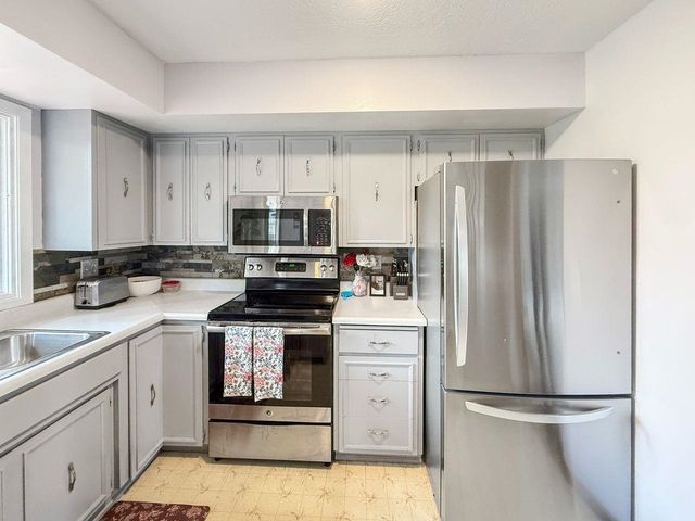 1510 7TH ST SW, Minot, ND 58701
