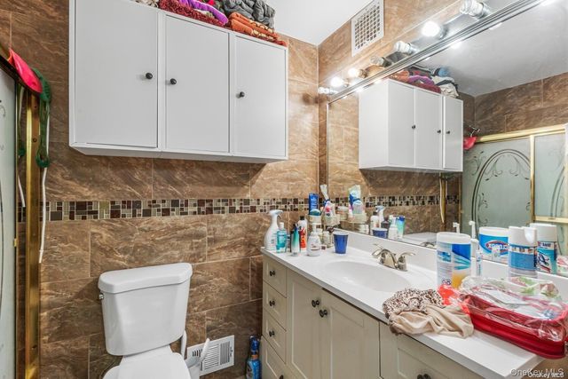 942 Jerome Street, Brooklyn, NY 11207