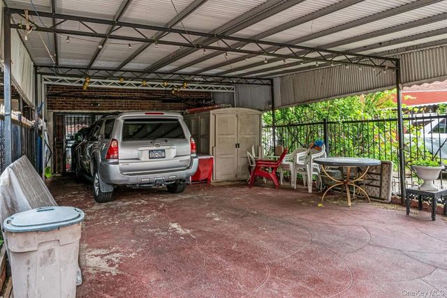 942 Jerome Street, Brooklyn, NY 11207