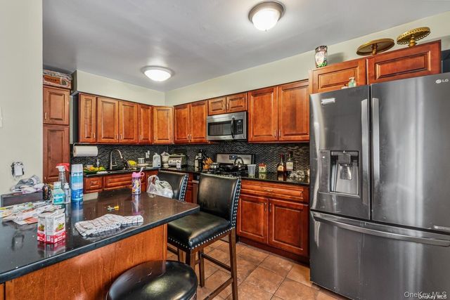 942 Jerome Street, Brooklyn, NY 11207