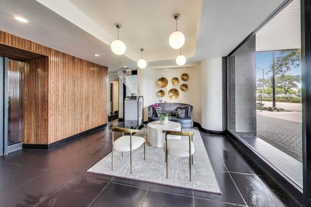 1110 N Lake Shore Drive 3N, Chicago, IL 60611