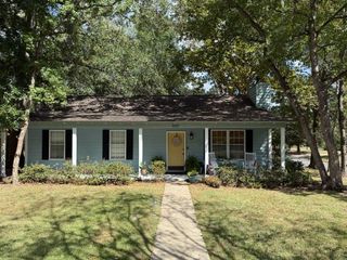 900 Mcguire Court, Tallahassee, FL 32303