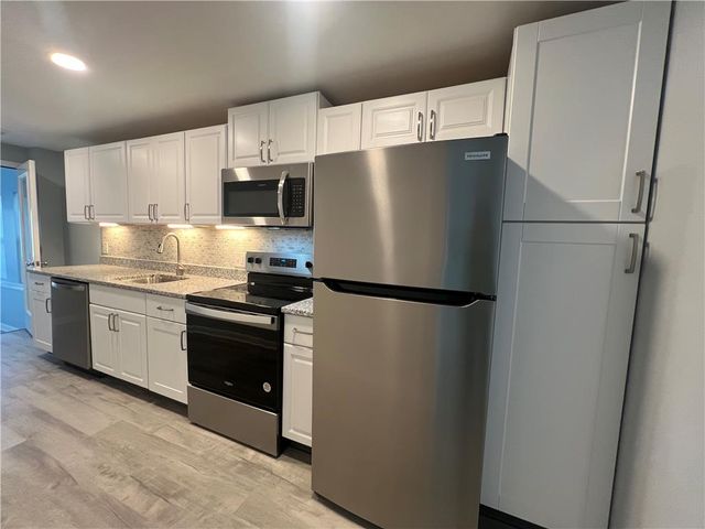 161 South Main Street 201, Nazareth Boro, PA 18064