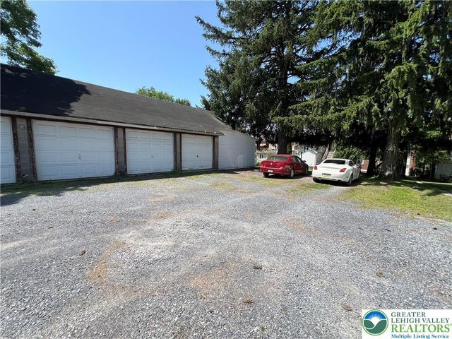 161 South Main Street 201, Nazareth Boro, PA 18064