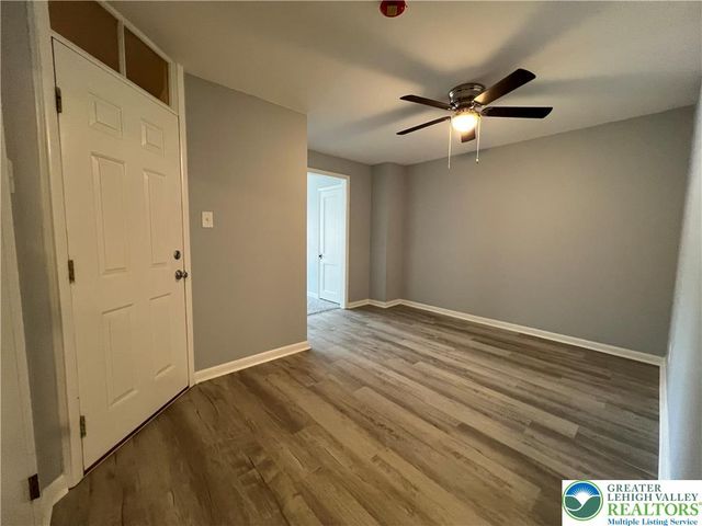 161 South Main Street 201, Nazareth Boro, PA 18064