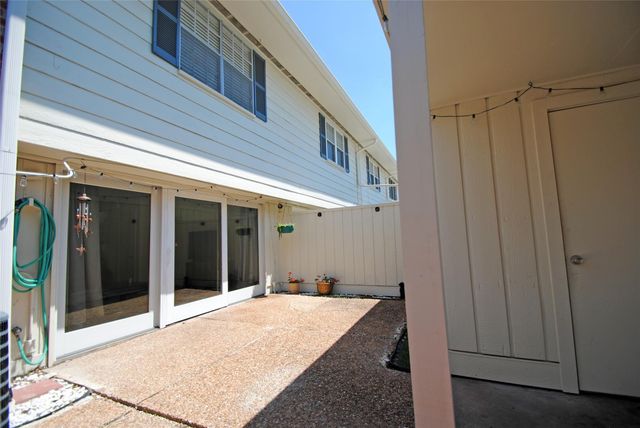 12739 Huntingwick Drive 151, Houston, TX 77024