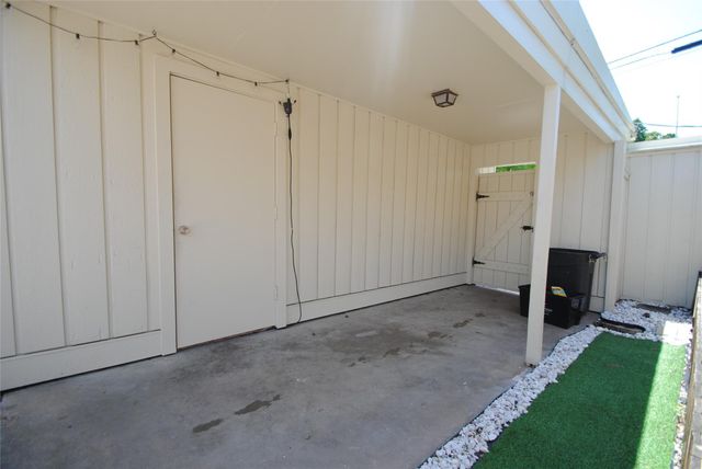 12739 Huntingwick Drive 151, Houston, TX 77024