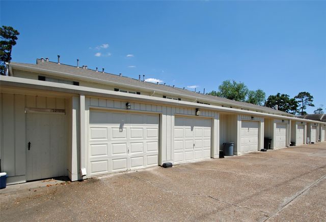 12739 Huntingwick Drive 151, Houston, TX 77024