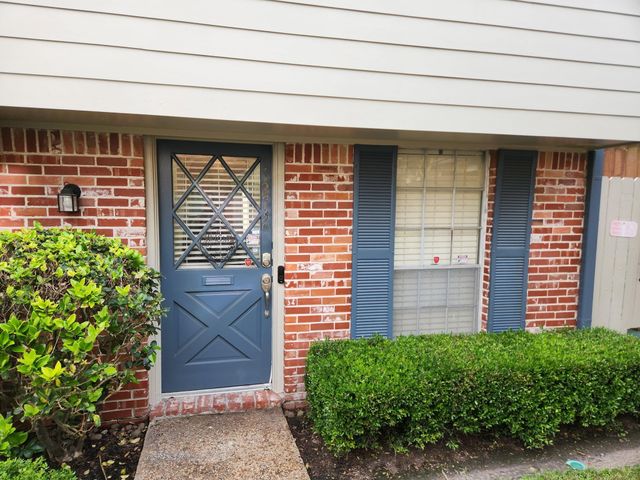 12739 Huntingwick Drive 151, Houston, TX 77024