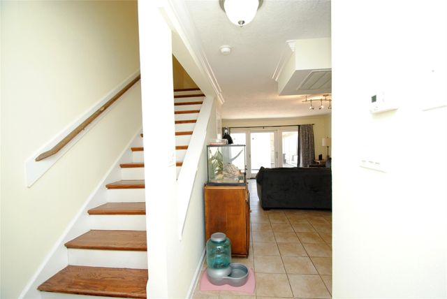 12739 Huntingwick Drive 151, Houston, TX 77024