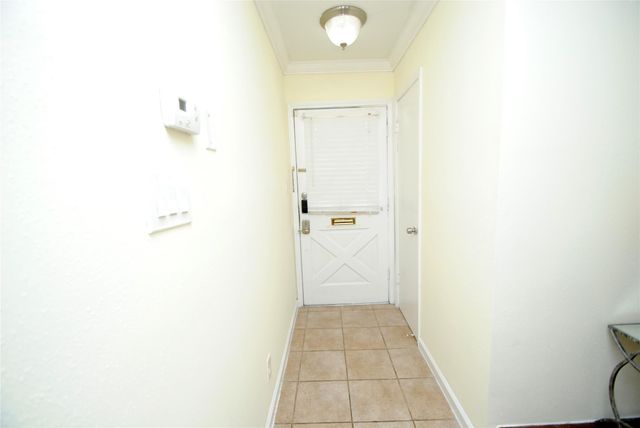 12739 Huntingwick Drive 151, Houston, TX 77024