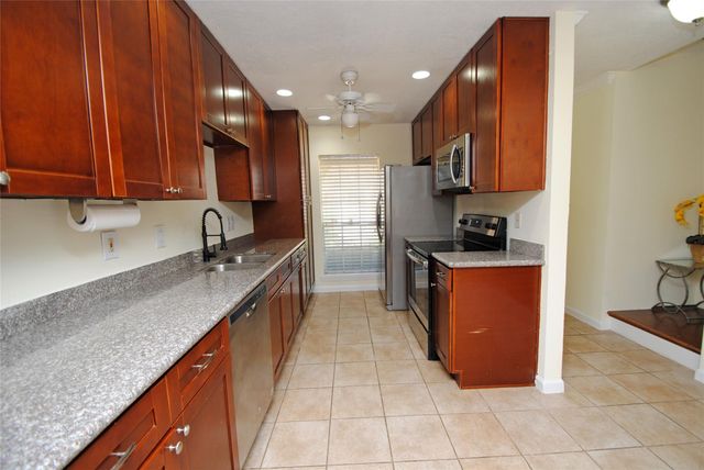 12739 Huntingwick Drive 151, Houston, TX 77024