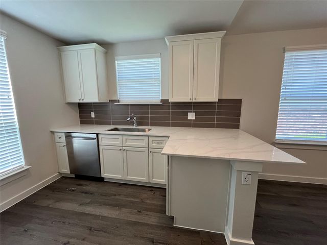 65 Road 51030, Cleveland, TX 77327