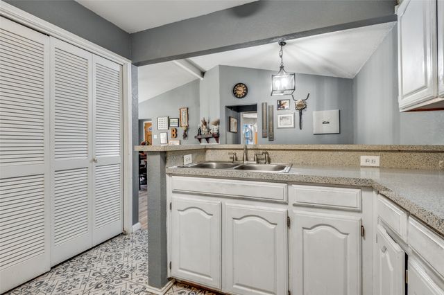 2708 Bridge Lake Drive, Irving, TX 75060