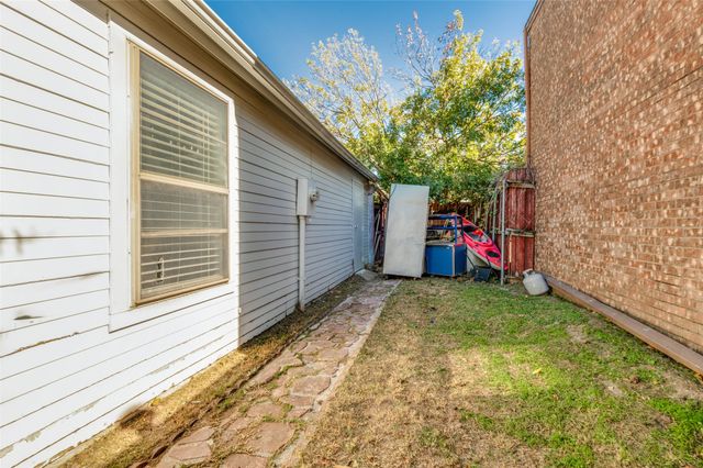 2708 Bridge Lake Drive, Irving, TX 75060