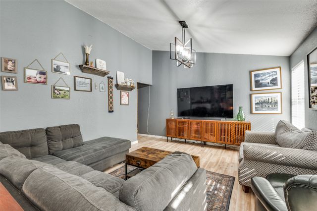 2708 Bridge Lake Drive, Irving, TX 75060