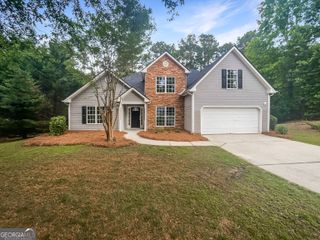 834 Winding Grove Lane, Loganville, GA 30052