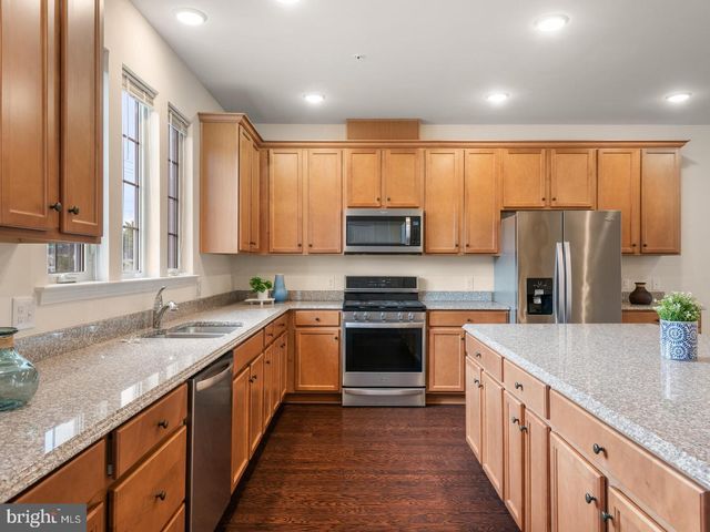 15 EAGLE LN, Malvern, PA 19355