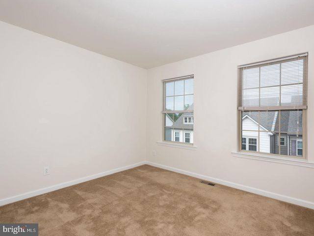15 EAGLE LN, Malvern, PA 19355