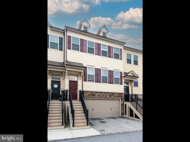 15 EAGLE LN, Malvern, PA 19355
