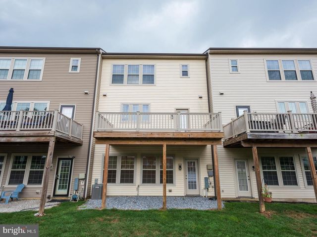 15 EAGLE LN, Malvern, PA 19355
