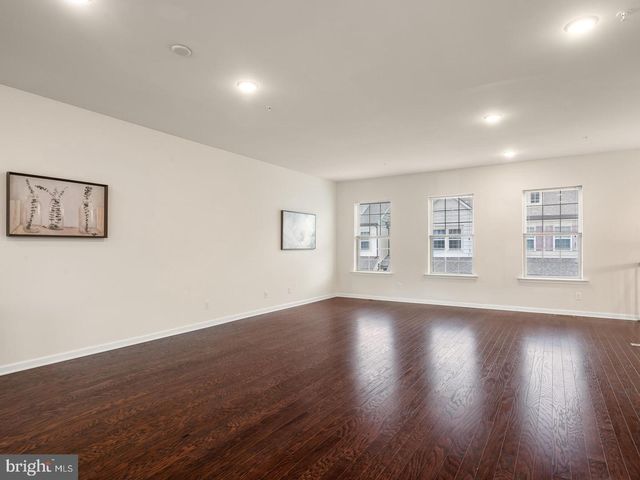 15 EAGLE LN, Malvern, PA 19355