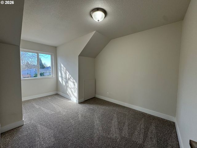 19901 Sw MEADOWBROOK Ct, Beaverton, OR 97078