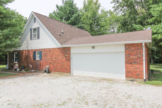 7390 N 325 W, Fairland, IN 46126