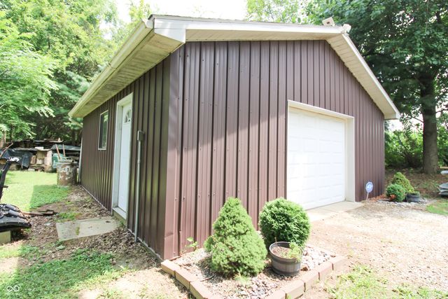 7390 N 325 W, Fairland, IN 46126