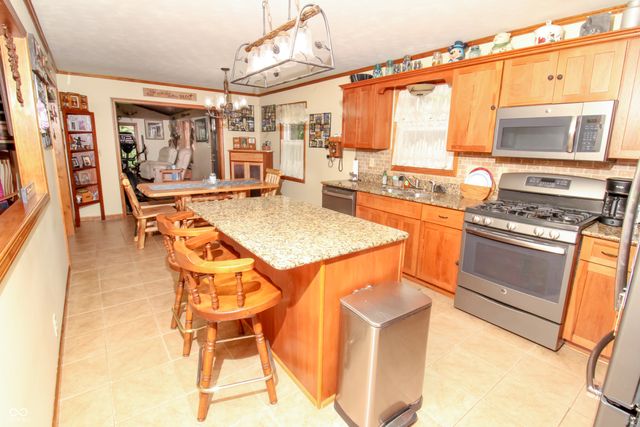7390 N 325 W, Fairland, IN 46126