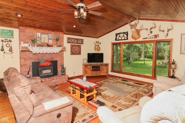 7390 N 325 W, Fairland, IN 46126