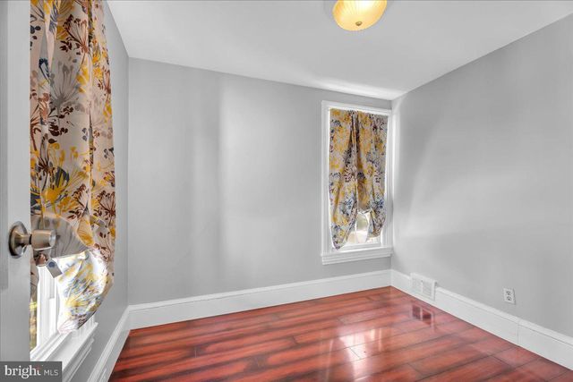 64 E CENTRE ST, Woodbury, NJ 08096