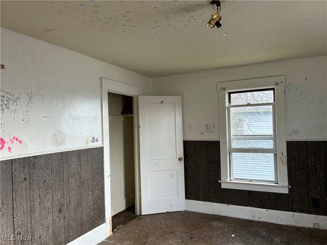 77 Wilhelm Street, Struthers, OH 44471