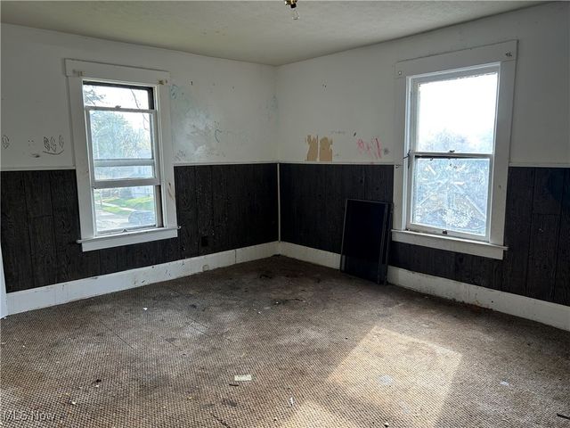 77 Wilhelm Street, Struthers, OH 44471