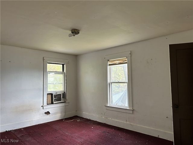 77 Wilhelm Street, Struthers, OH 44471