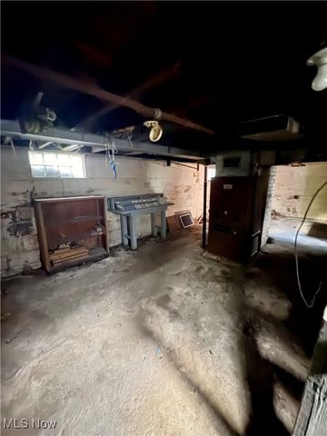 77 Wilhelm Street, Struthers, OH 44471