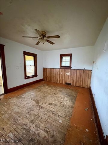 77 Wilhelm Street, Struthers, OH 44471