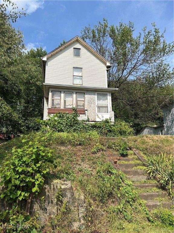 77 Wilhelm Street, Struthers, OH 44471