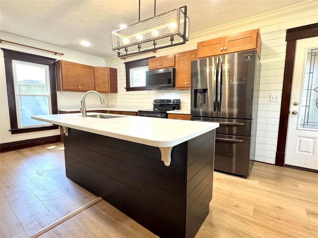 2506 LOVELAND Avenue, Millcreek, PA 16506