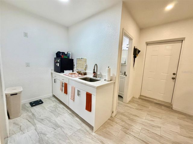 6004 MEMORIAL HIGHWAY, Tampa, FL 33615